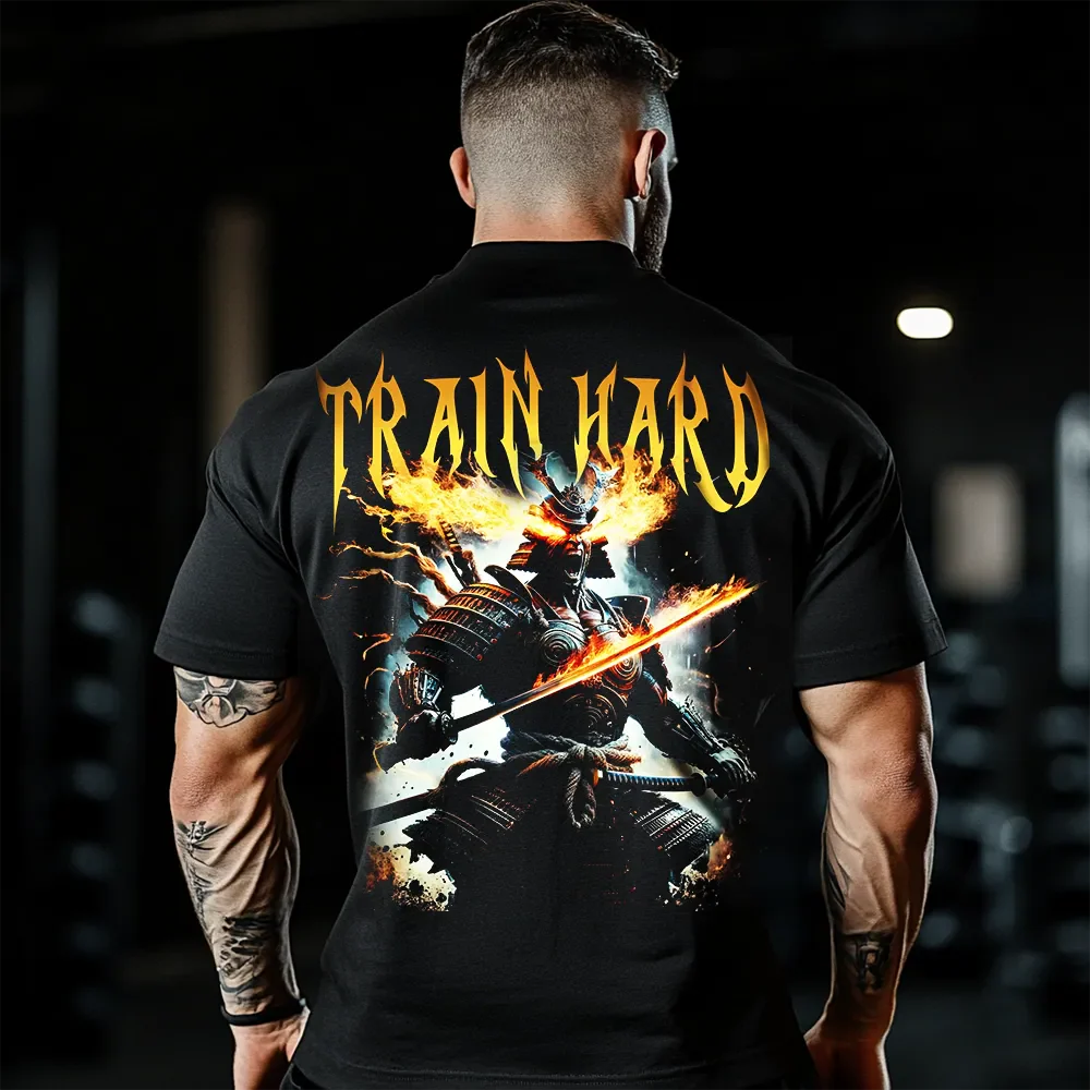 Oversized Μπλουζάκι Train Hard Samurai